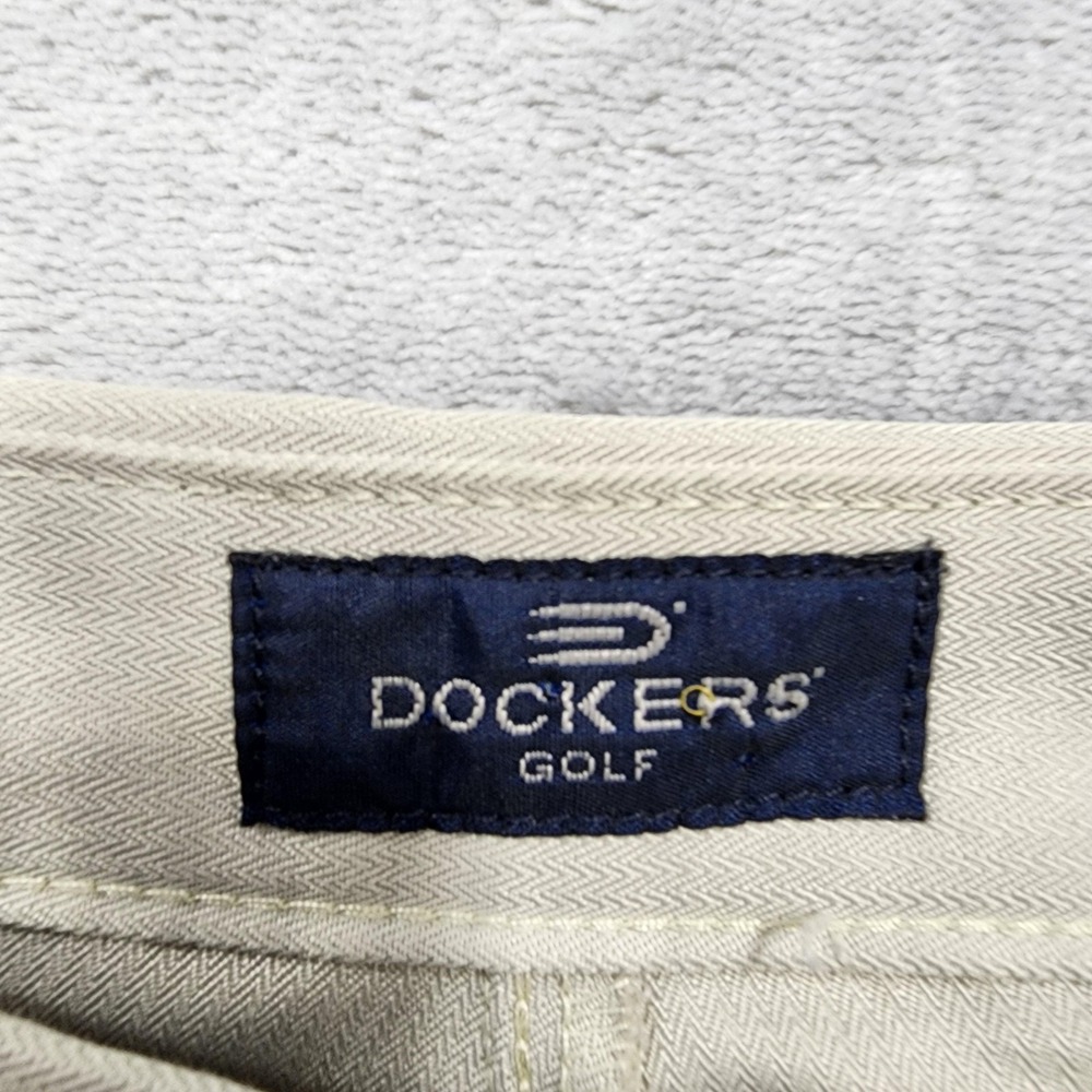 Dockers Golf Shorts Mens 36 Beige Pleated Microfiber Chino Relaxed‎ 10 Inseam - Picture 4 of 11